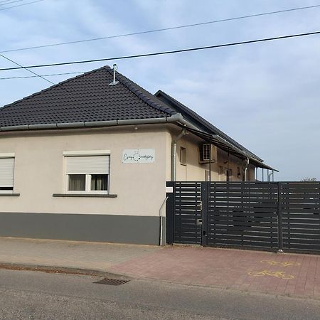Csengő Vendégház Kiskoros Exterior foto