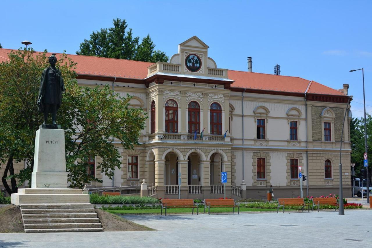 Csengő Vendégház Kiskoros Exterior foto