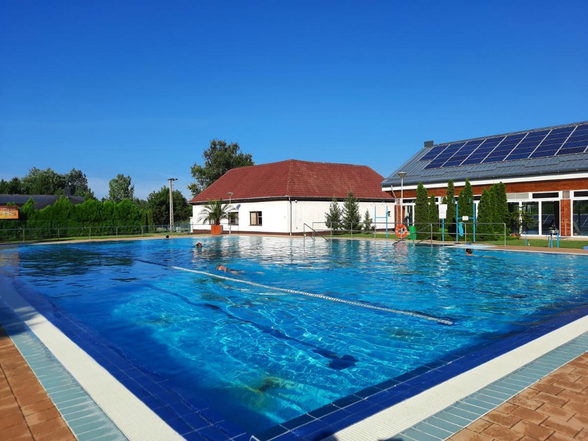 Csengő Vendégház Kiskoros Exterior foto